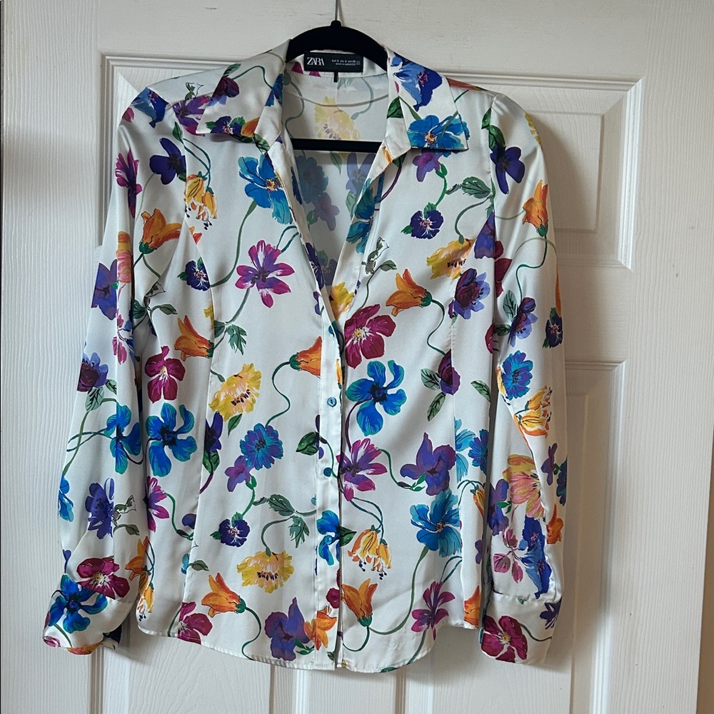 Zara White satin Floral Button-Front Shirt with Blue, Purple & Yellow Blooms